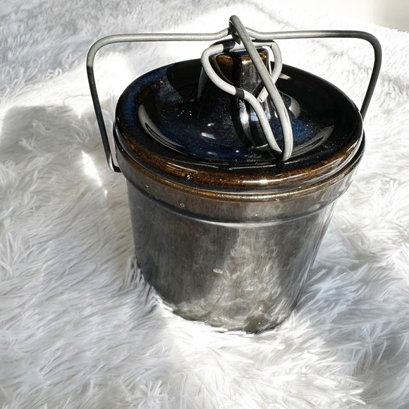 Vintage Brown Glazed Crock with wire bail latch cottage farmhouse kitchen - Picture 3 of 12